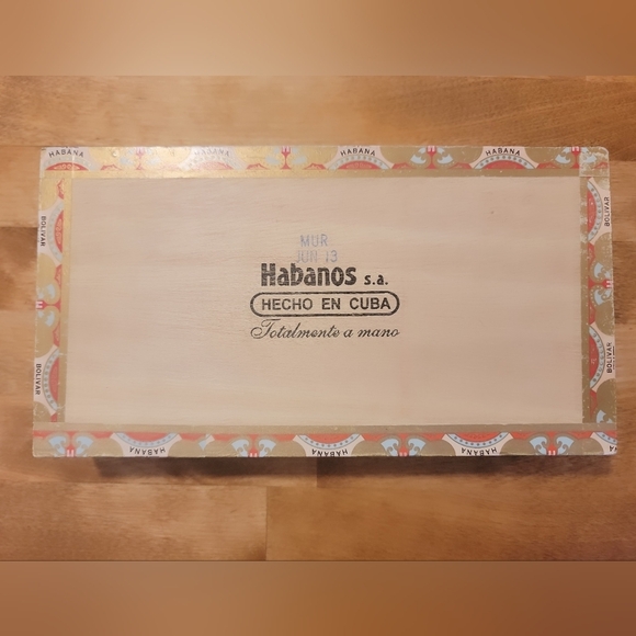 Vintage/Collectible Bolivar Cigar Box - Picture 4 of 4